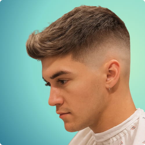 Corte de Cabelo com Topete com Degradé Baixo