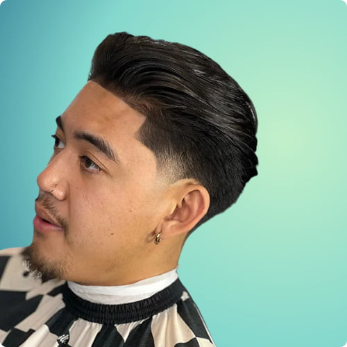 Topete curto com degradé baixo