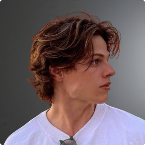 Wavy hair's middle part